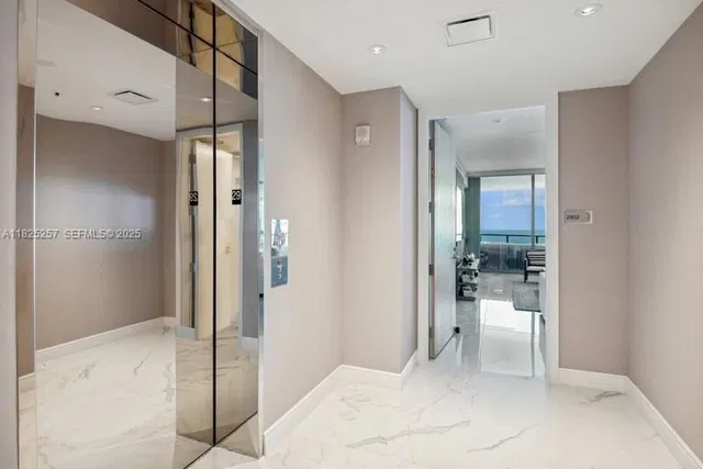 The Ritz-Carlton Residences, Sunny Isles Beach 2902