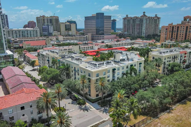Courtyards in Cityplace Unit 110 photo 21