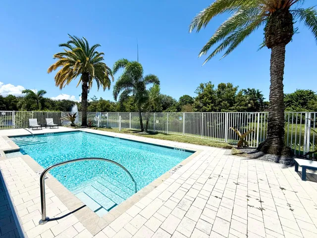 Residences at Midtown Palm Beach Gardens Residence photo 32