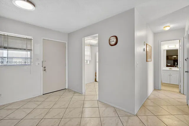 Unit 205 photo 4