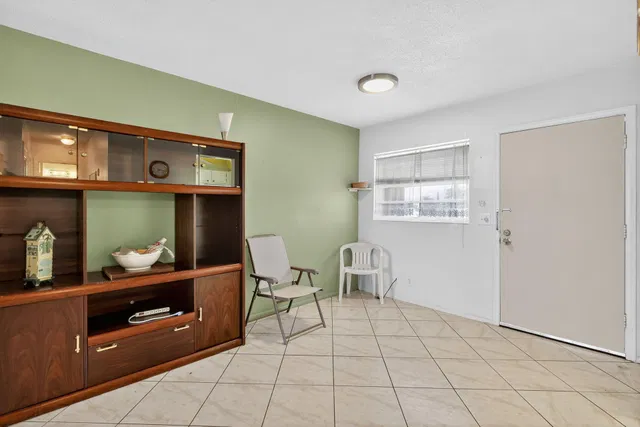 Unit 205 photo 8
