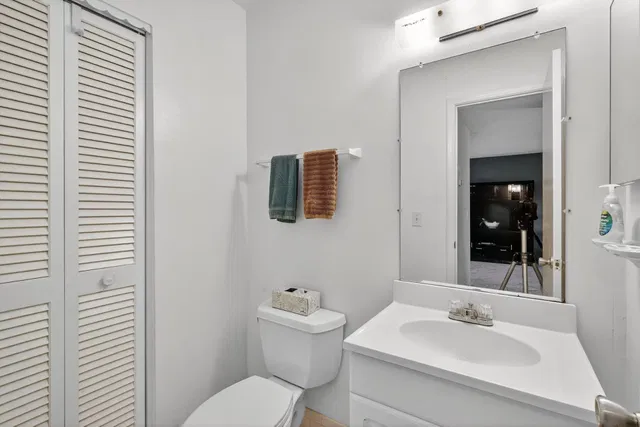 Unit 205 photo 11