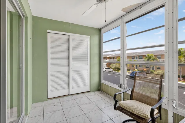 Unit 205 photo 16