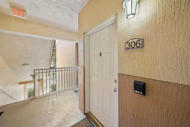 Unit 306 photo 32
