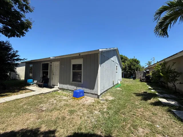 Residence photo 2