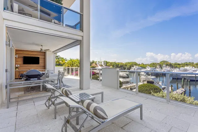 Azure Palm Beach Gardens Unit 211 photo 4