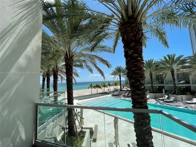 Turnberry Ocean Club Residences Cabana 22