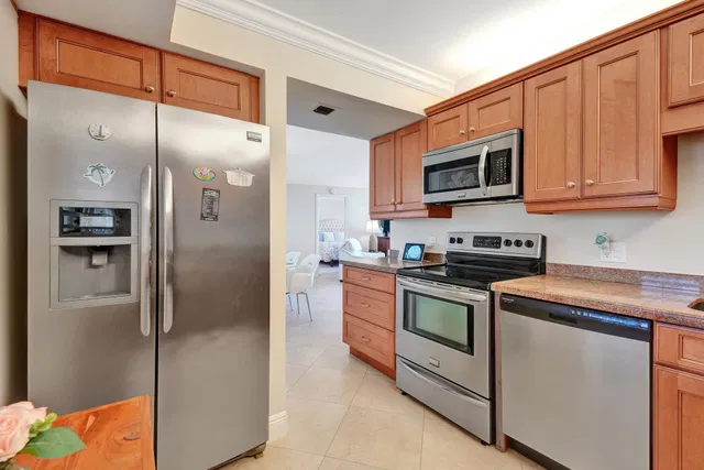 Unit 308 photo 22