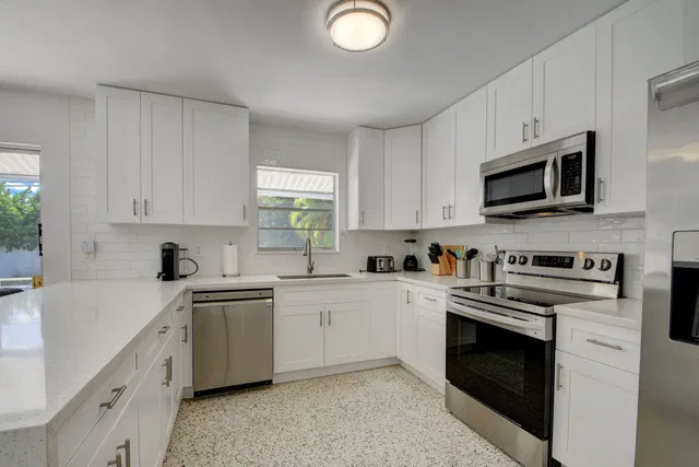 Palm Beach Isles Residence photo 18
