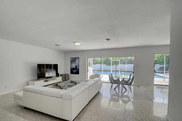 Palm Beach Isles Residence photo 29