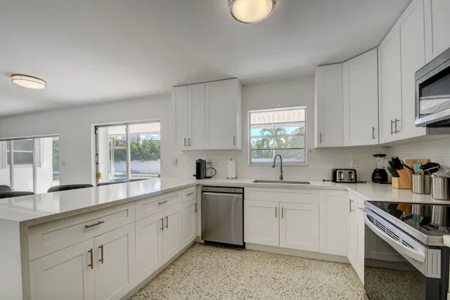 Palm Beach Isles Residence photo 39