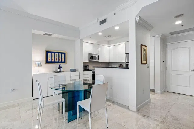 One City Plaza Unit 1012 photo 14