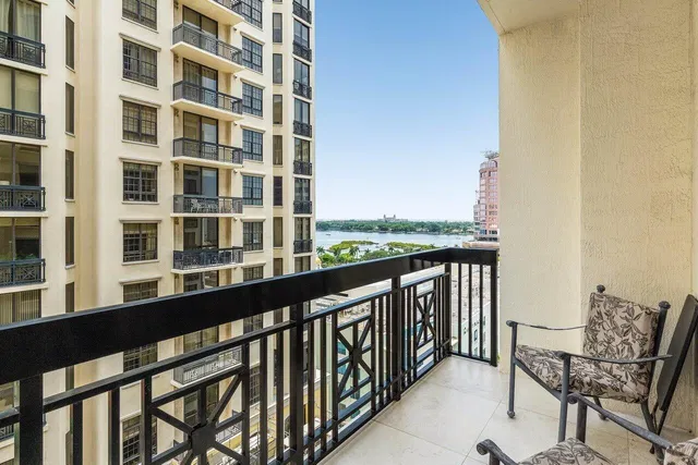 One City Plaza Unit 1012 photo 28