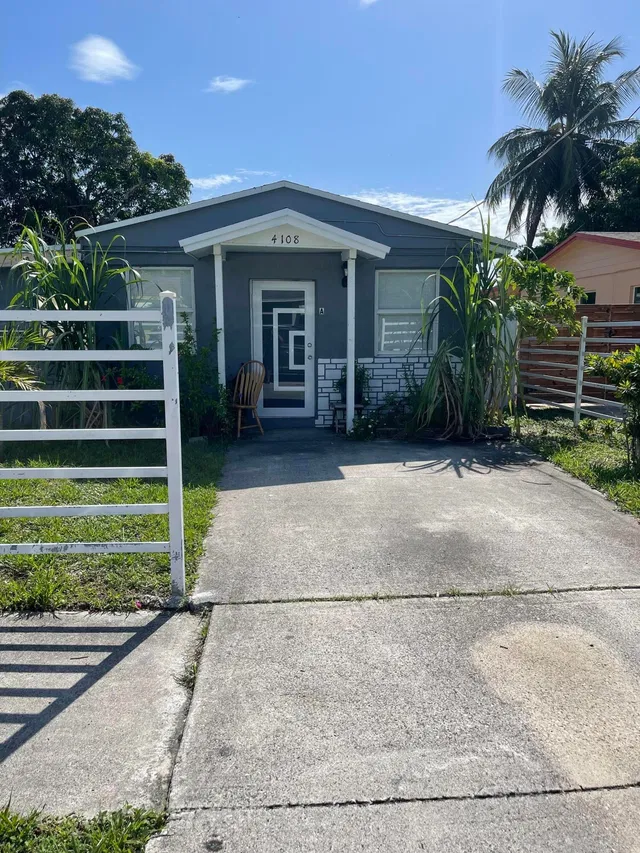 Residence photo 2
