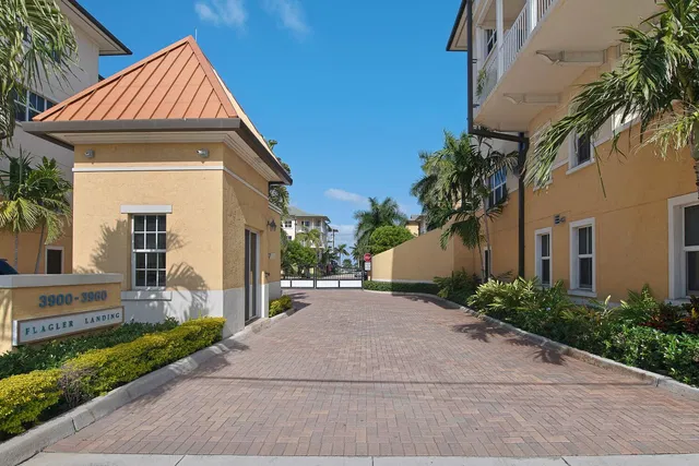 Flagler Landing Unit 401 photo 5