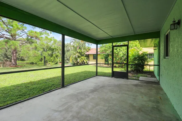 Residence photo 12