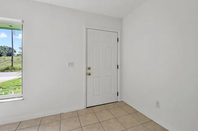 Residence photo 17