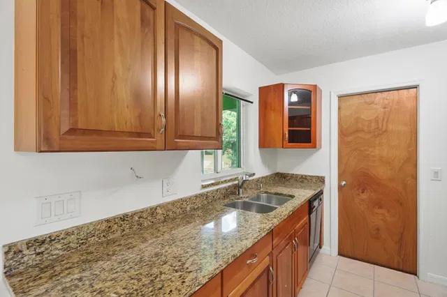 Residence photo 32