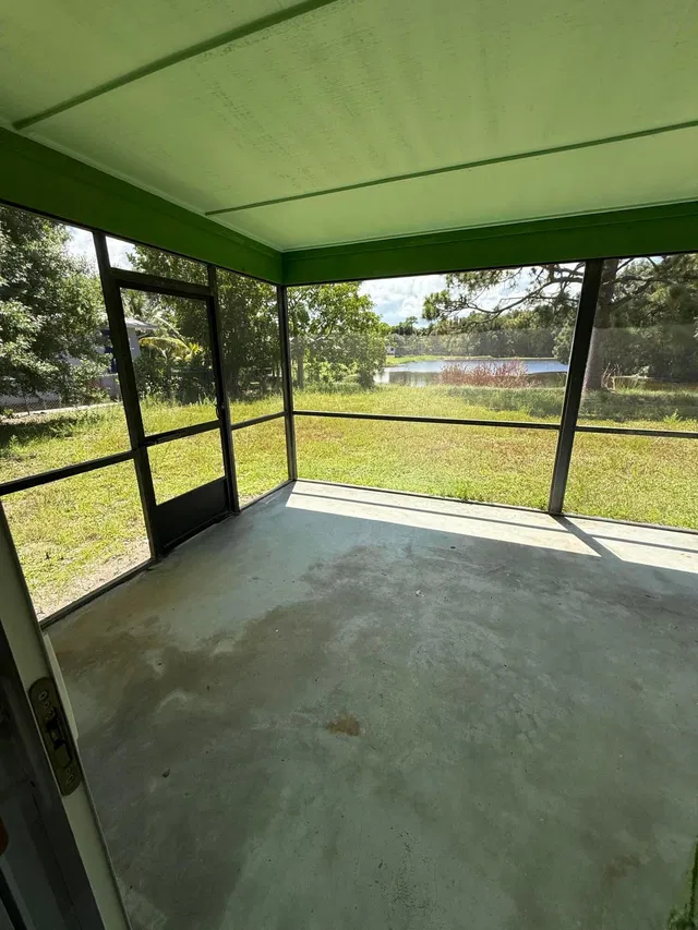 Residence photo 42
