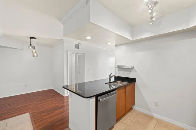 The Prado Unit 535 photo 6
