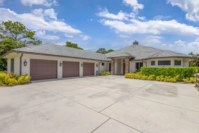Residence photo 3