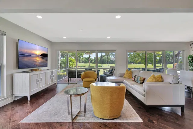 Eastpointe Country Club Residence photo 32