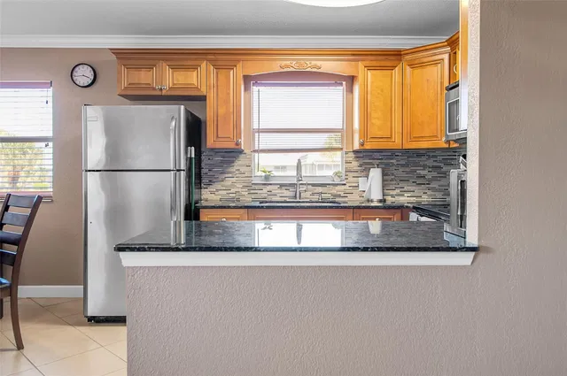 Unit 409 photo 12