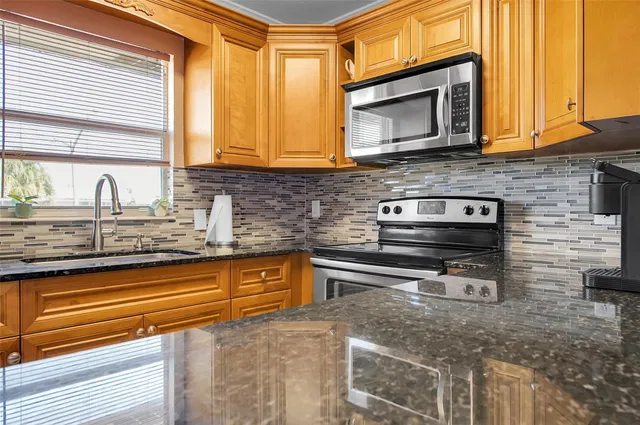 Unit 409 photo 20