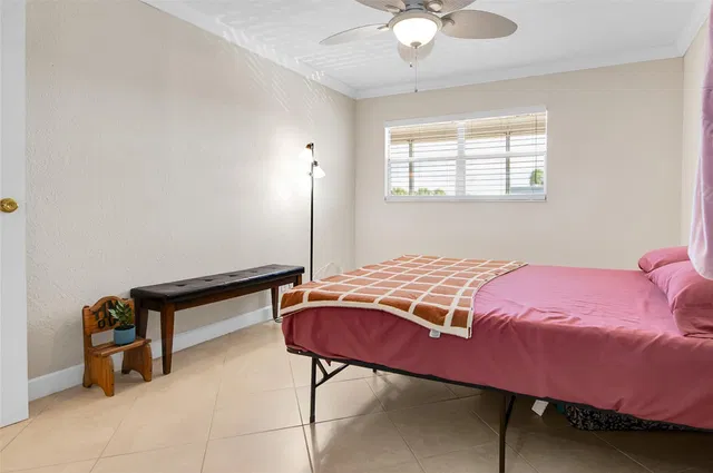 Unit 409 photo 23