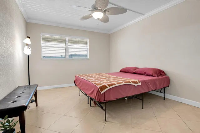 Unit 409 photo 24