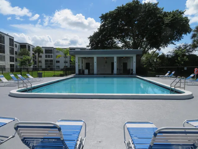 Unit 117 photo 17