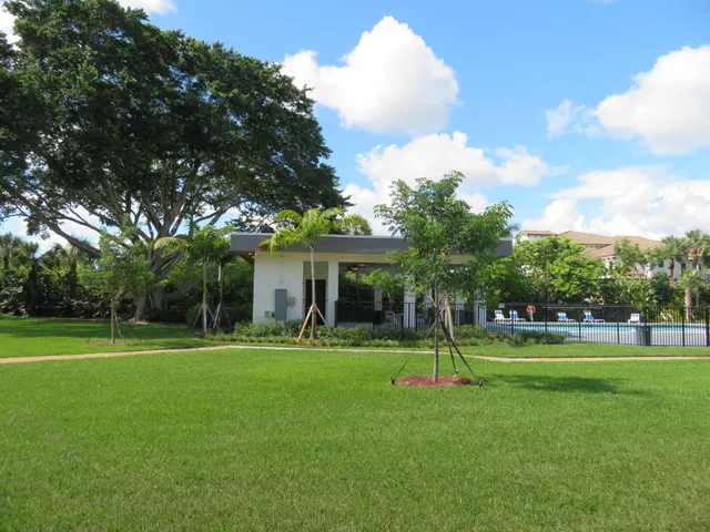 Unit 117 photo 20
