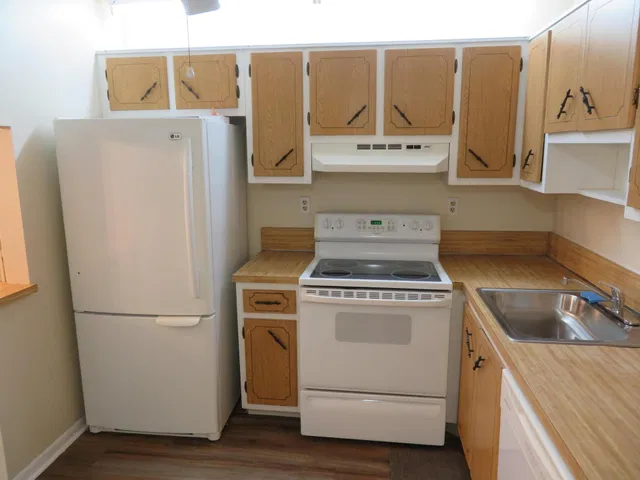 Unit 117 photo 22