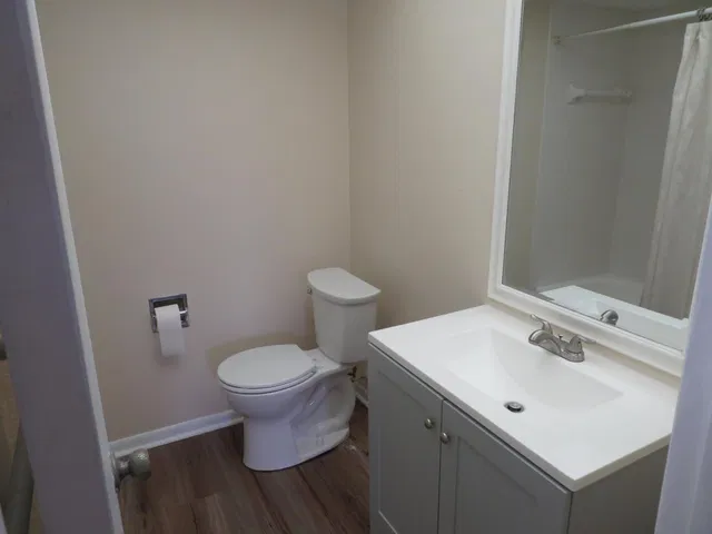Unit 117 photo 30