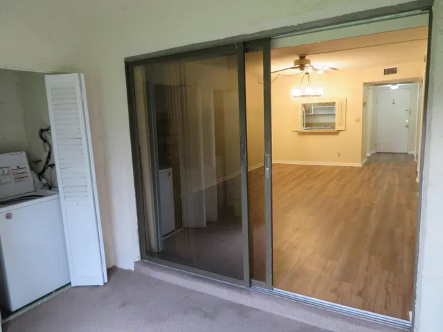 Unit 117 photo 33