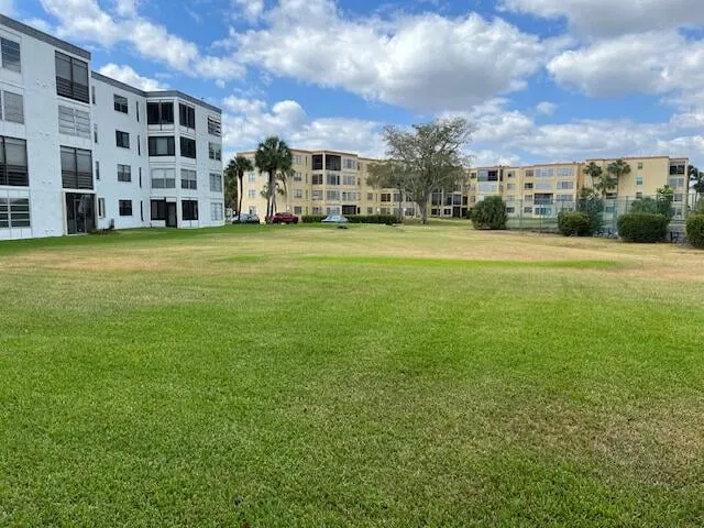 Unit 117 photo 35