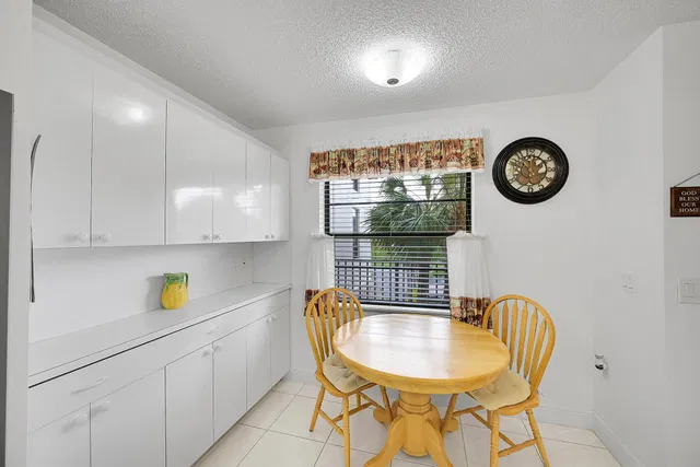  Unit 1304 photo 5