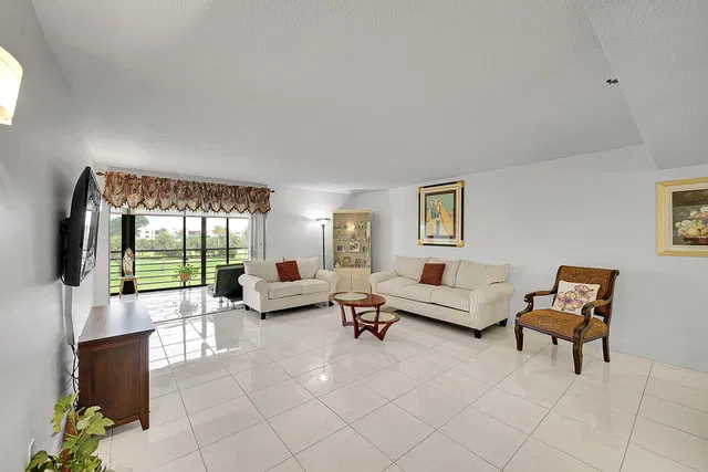  Unit 1304 photo 12