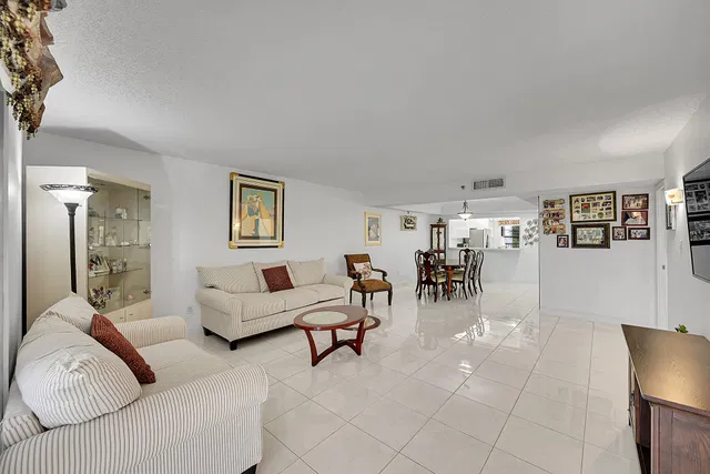  Unit 1304 photo 14