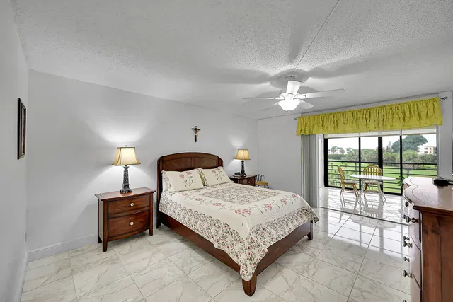  Unit 1304 photo 15