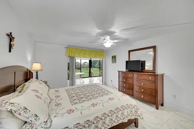  Unit 1304 photo 16