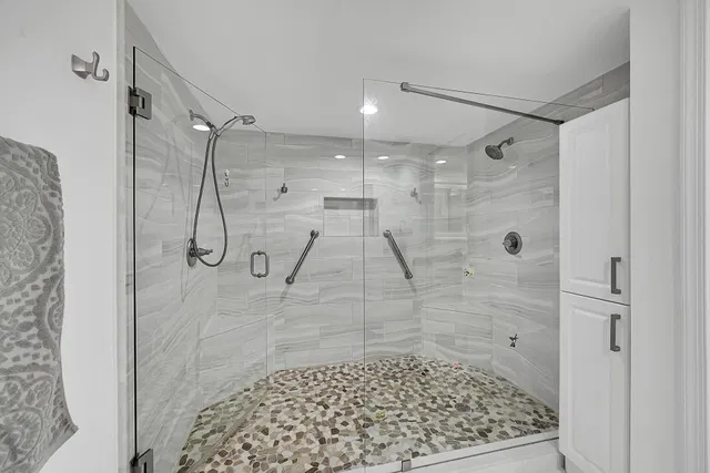  Unit 1304 photo 20