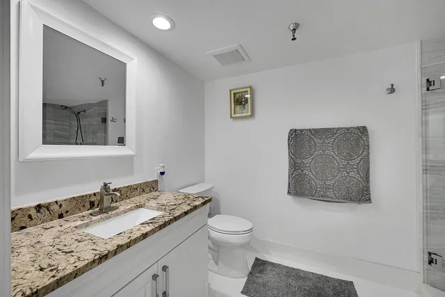  Unit 1304 photo 21