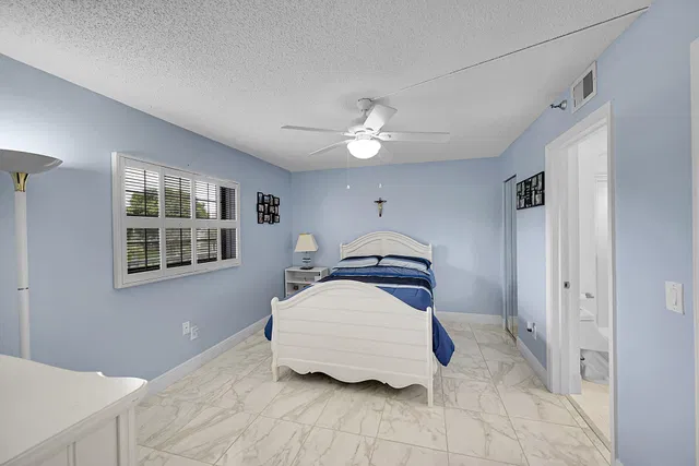  Unit 1304 photo 22
