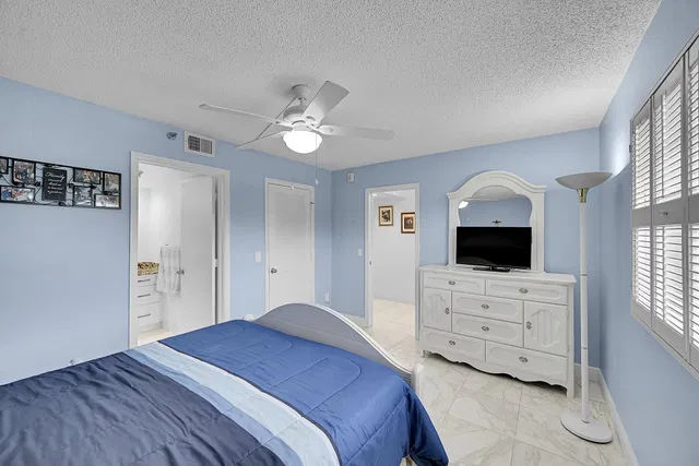  Unit 1304 photo 23
