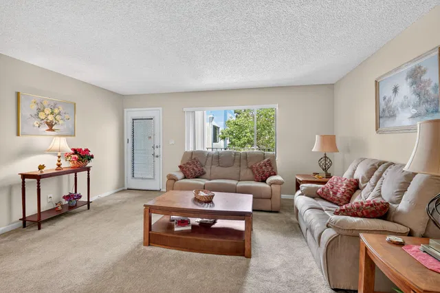 Unit 136 photo 7