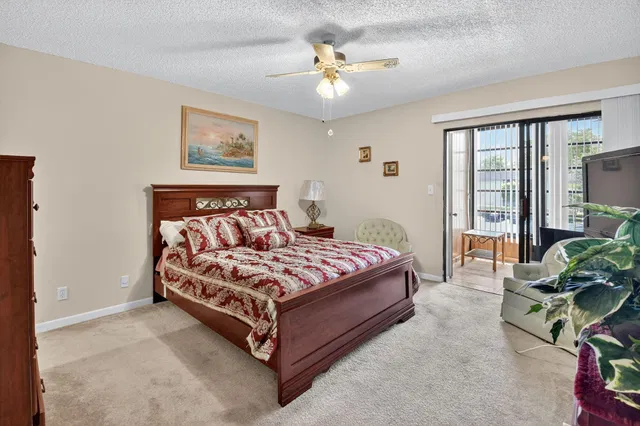 Unit 136 photo 14