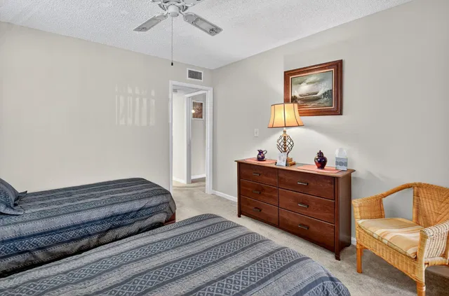 Unit 136 photo 21