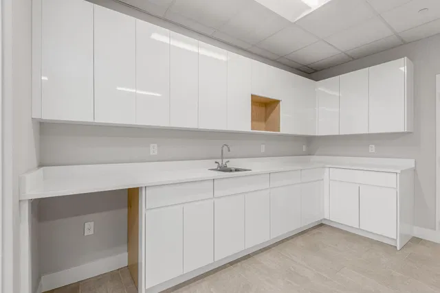 Unit 210 photo 5