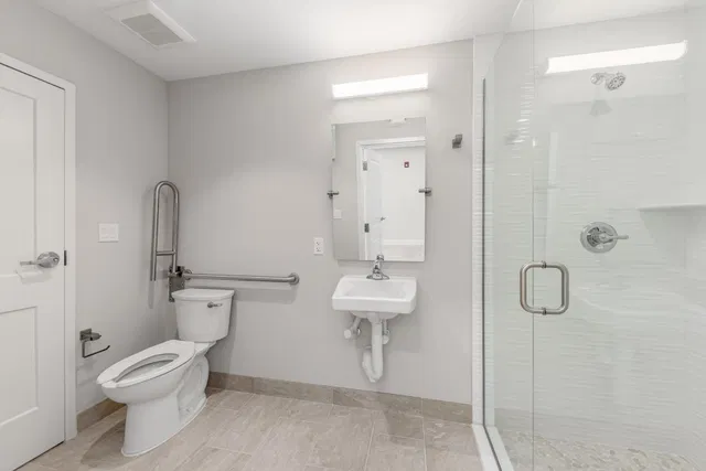 Unit 210 photo 8